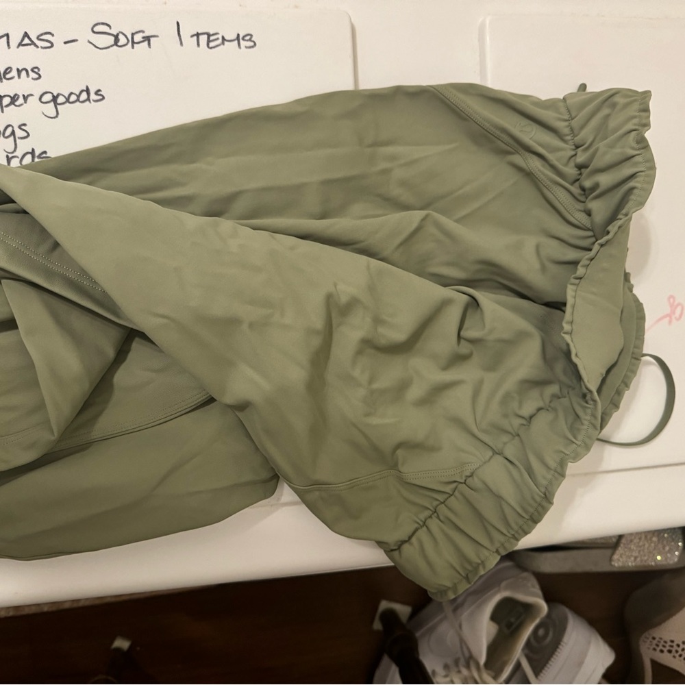 NWOT Lululemon Keep Moving Pant 7/8 - Picture 4 of 5